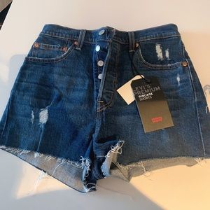 High waisted Levi shorts